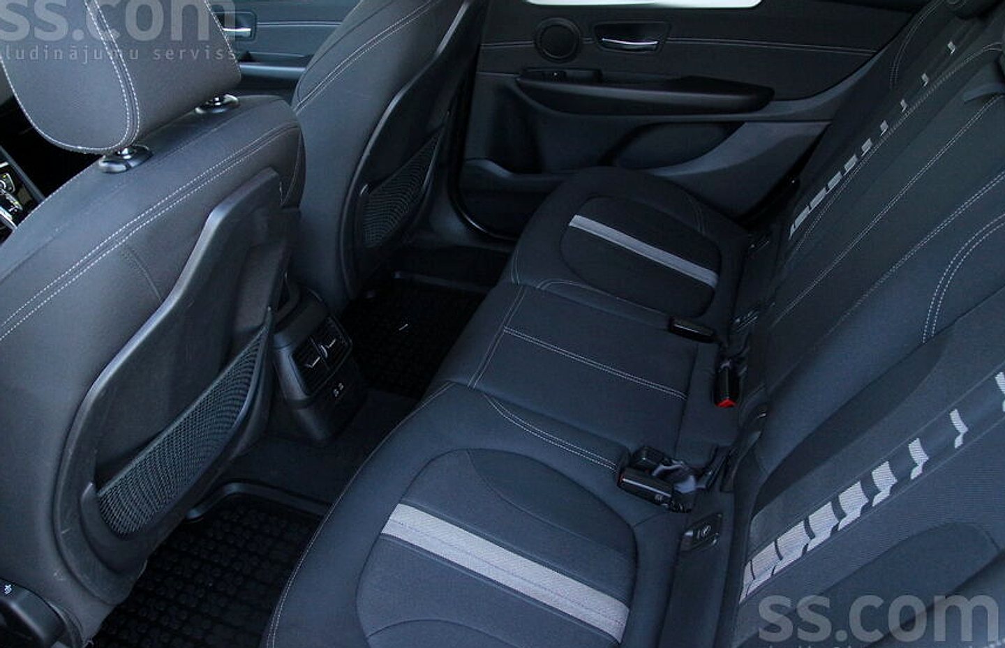 BMW 218 — foto 6