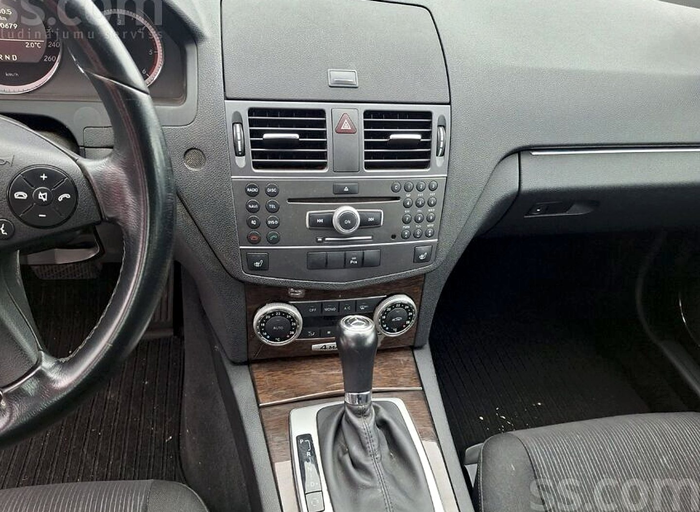 Mercedes-Benz C350 — foto 5