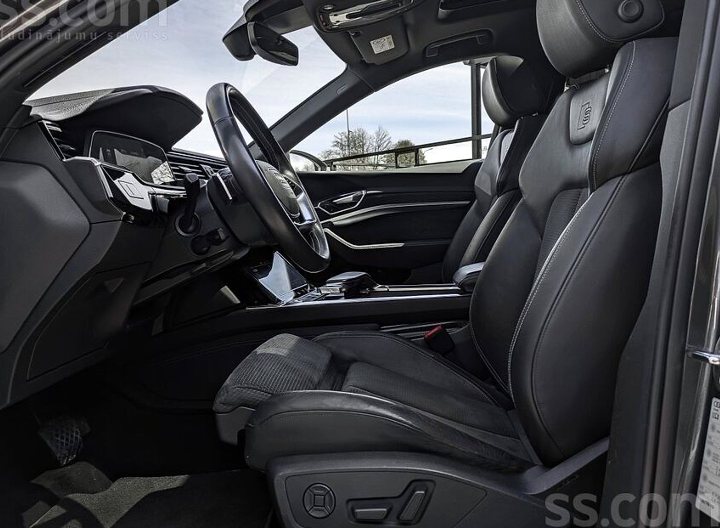 Audi E-tron — foto 6