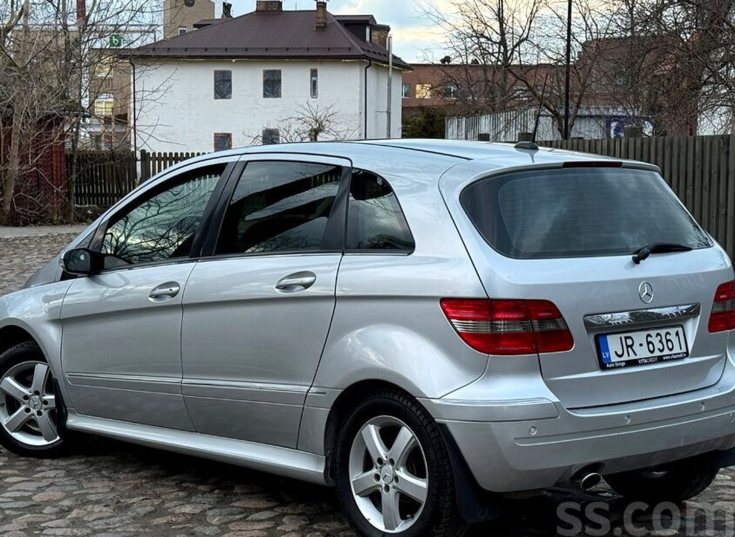 Mercedes-Benz B200 — foto 4