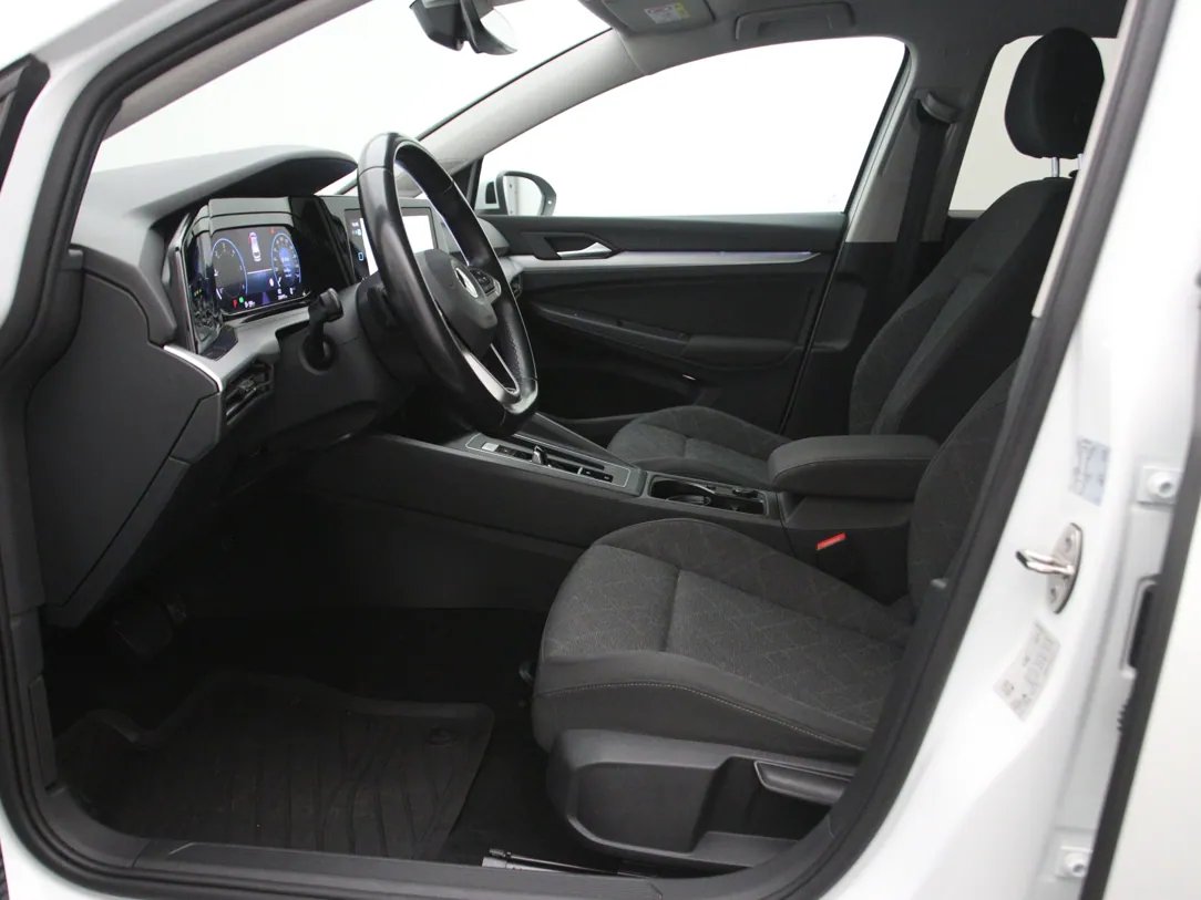 Volkswagen Golf 8 — foto 5
