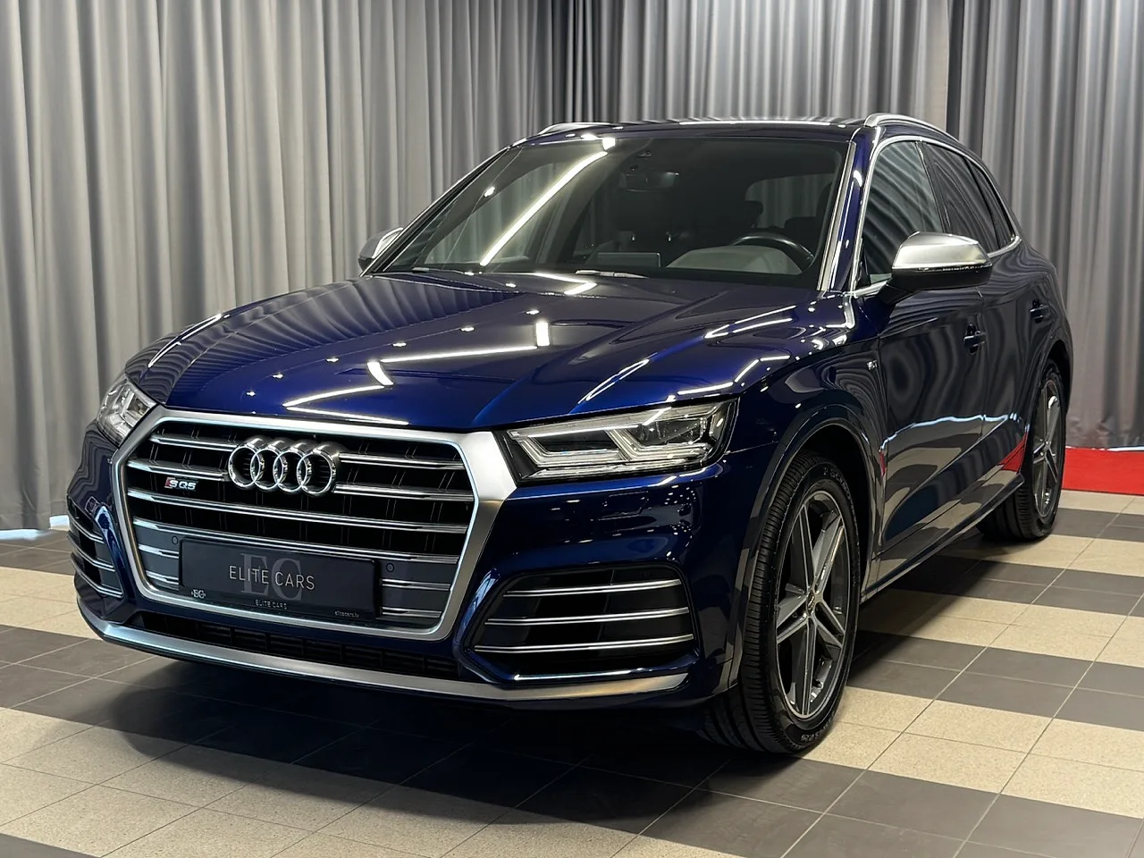 Audi SQ5, 2018. gads