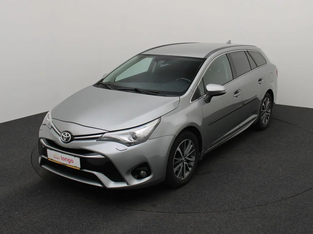 Toyota Avensis — foto 2
