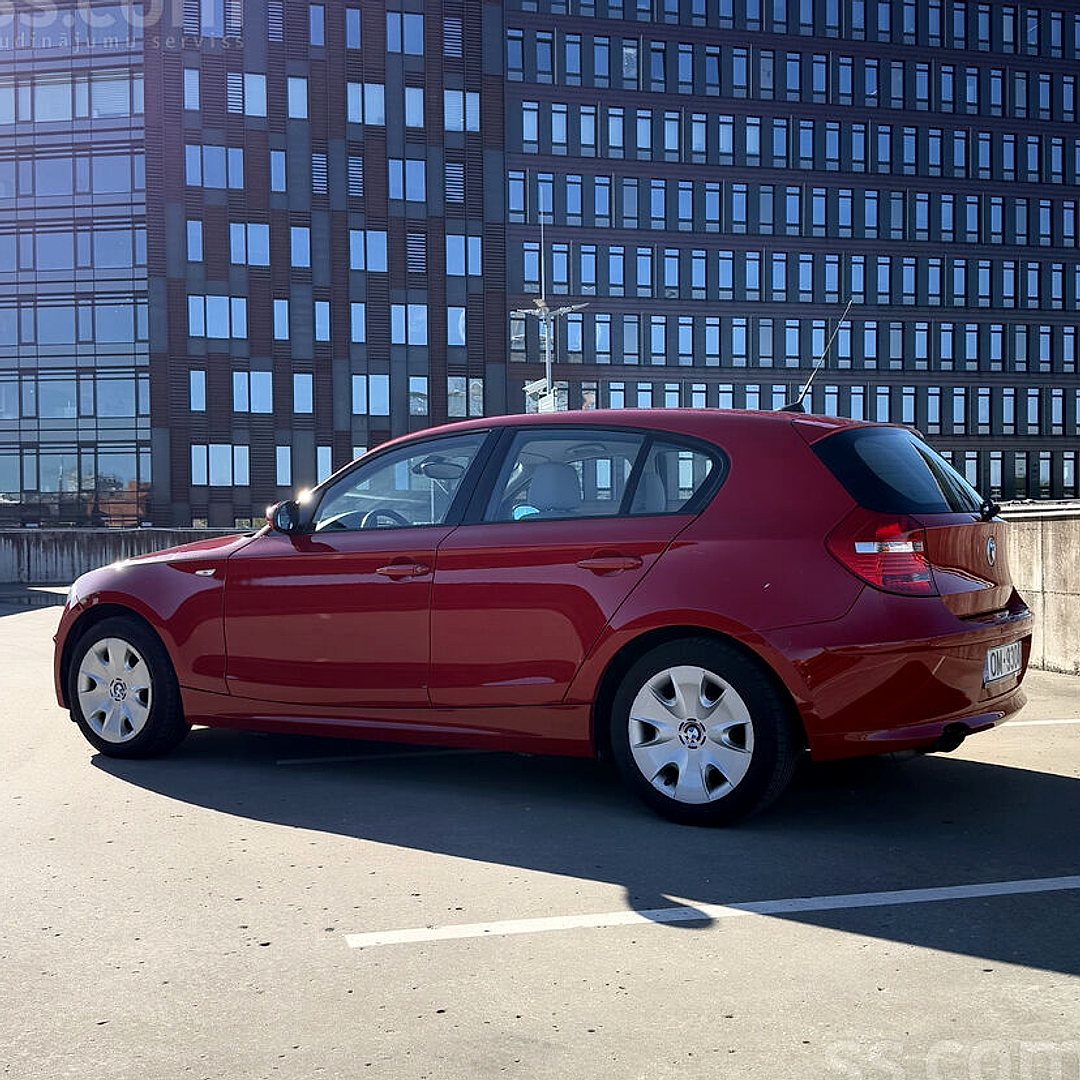 BMW 118 — foto 2