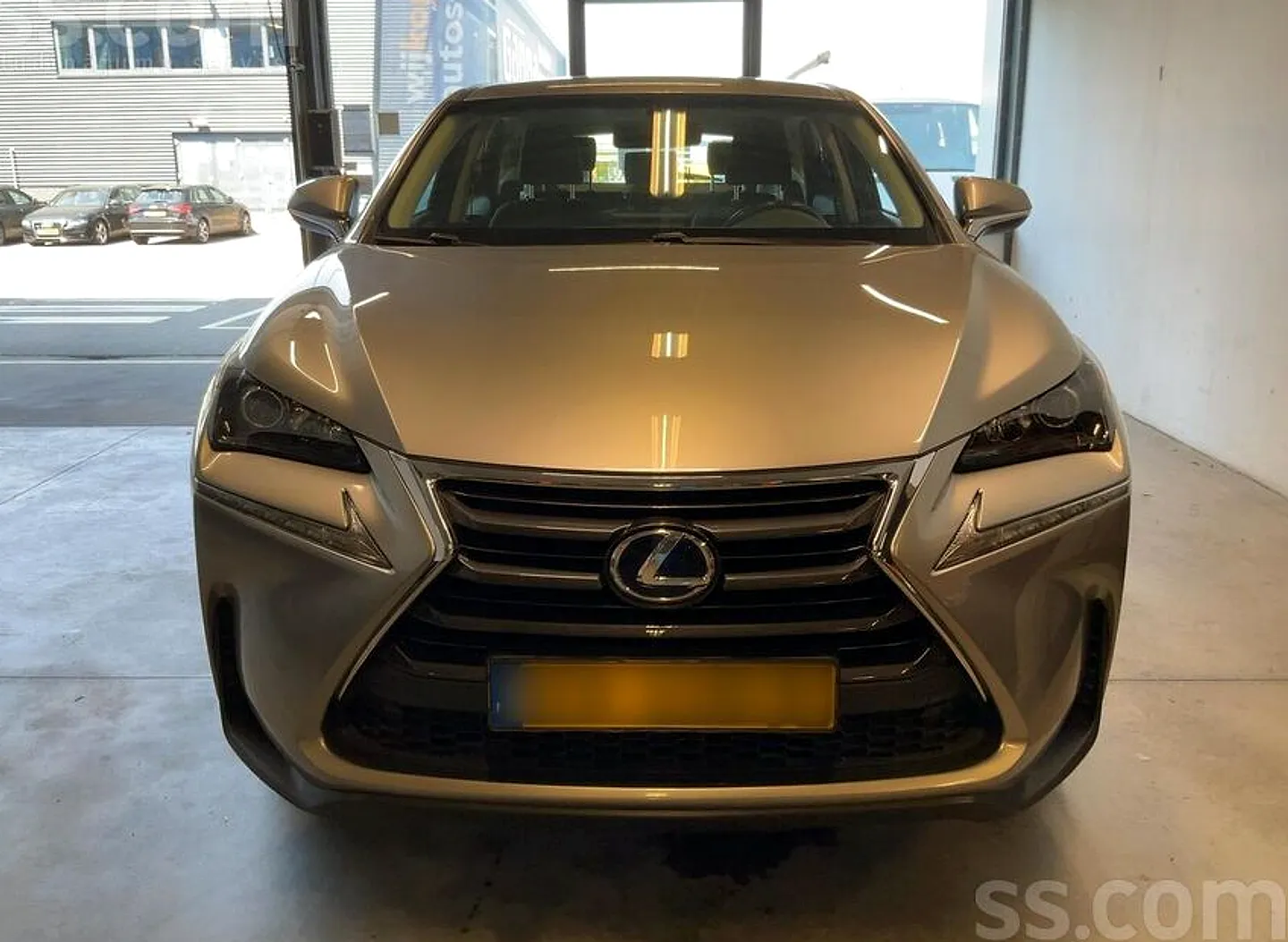 Lexus NX, 2016. gads