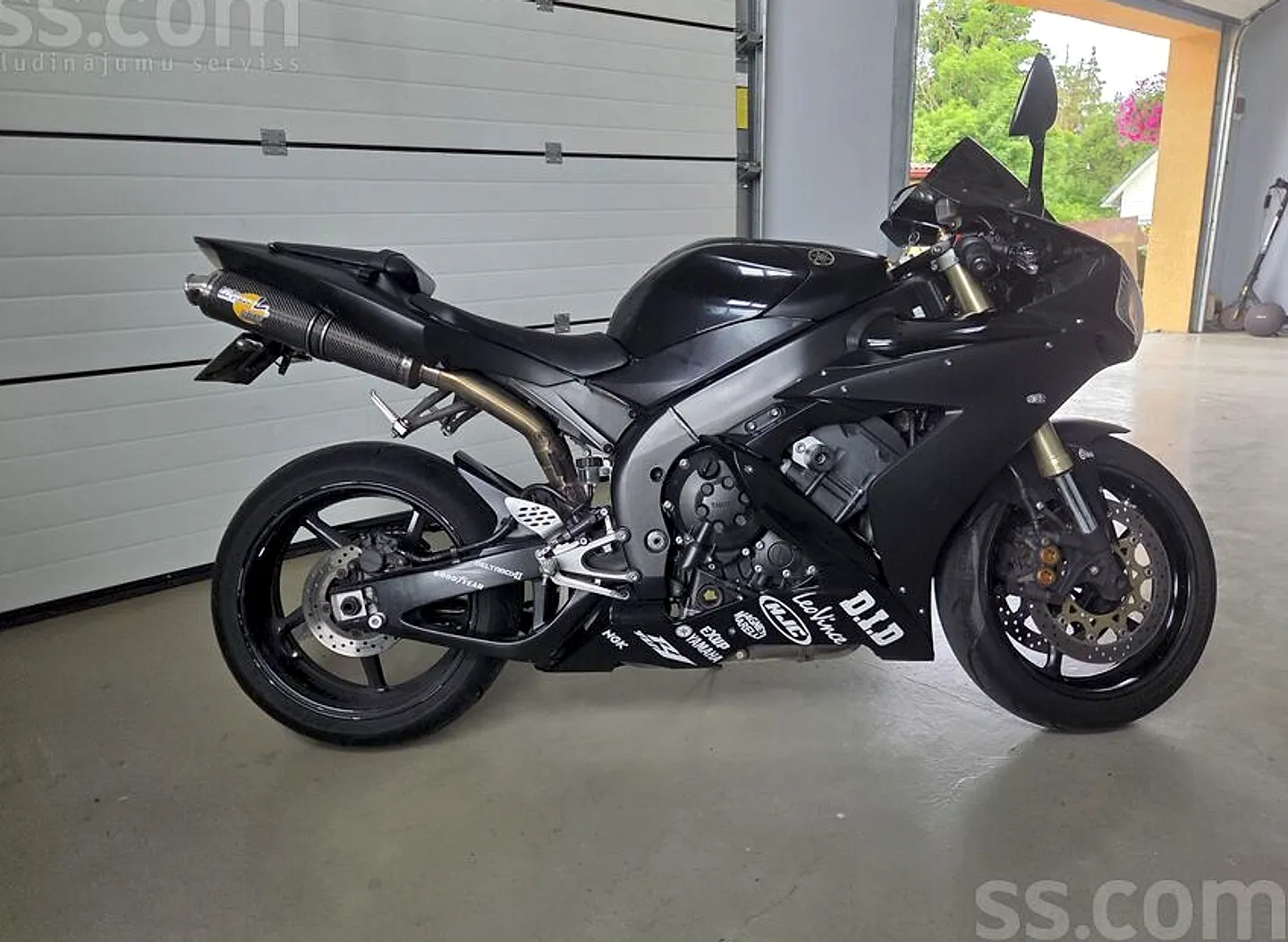 Yamaha R1