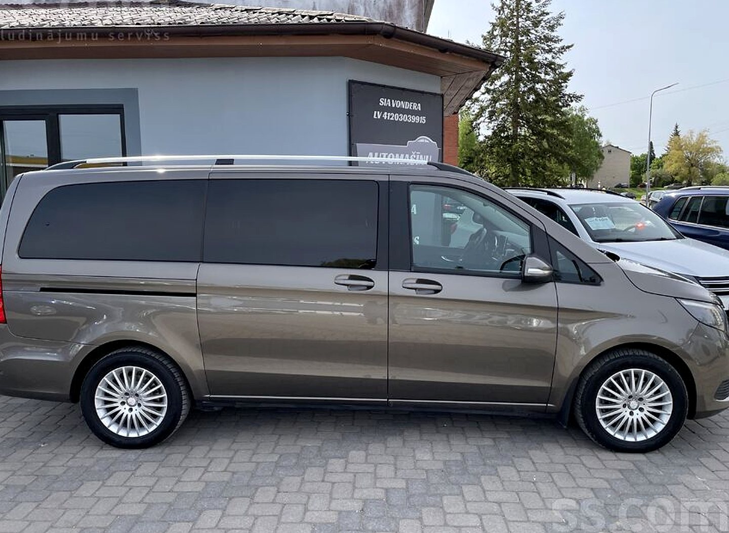 Mercedes-Benz V220 — foto 2