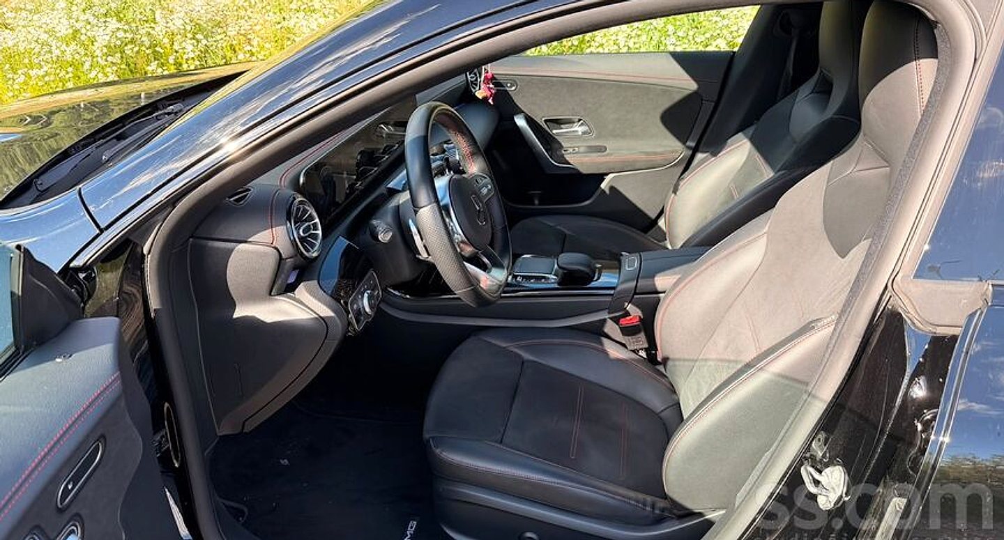 Mercedes-Benz CLA180 — foto 4