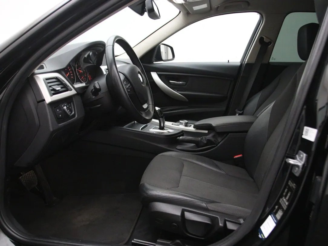 BMW 320 — foto 5