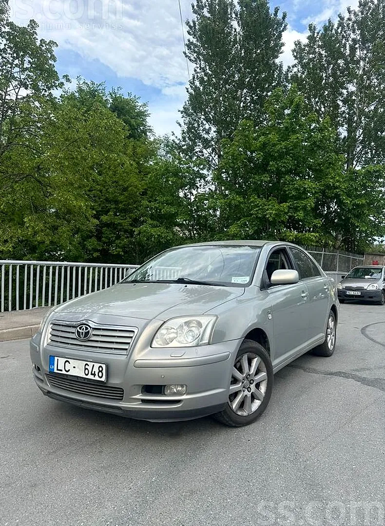 Toyota Avensis, 2003. gads