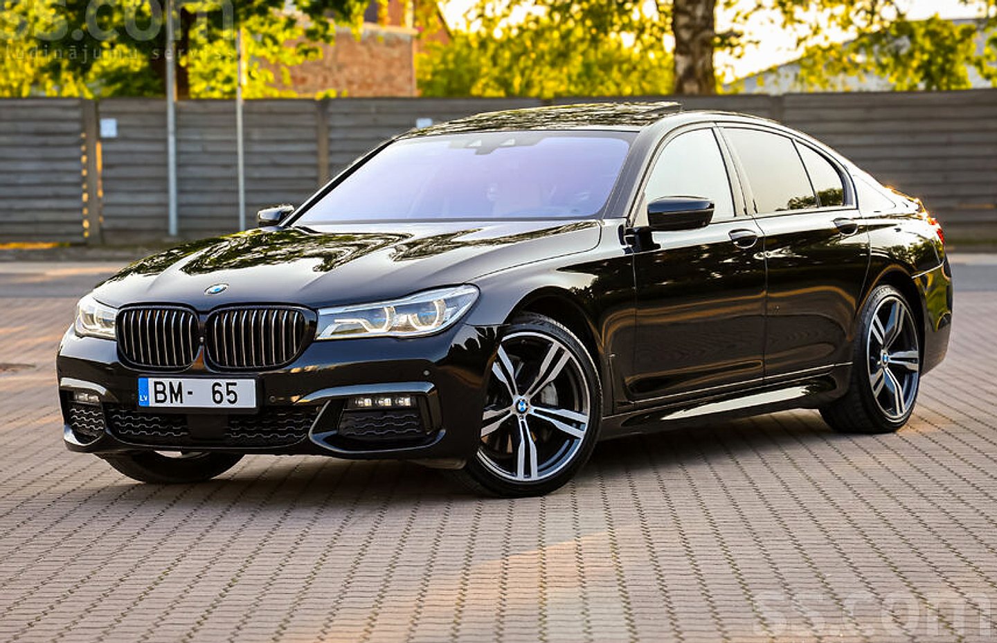 BMW 740, 2016. gads