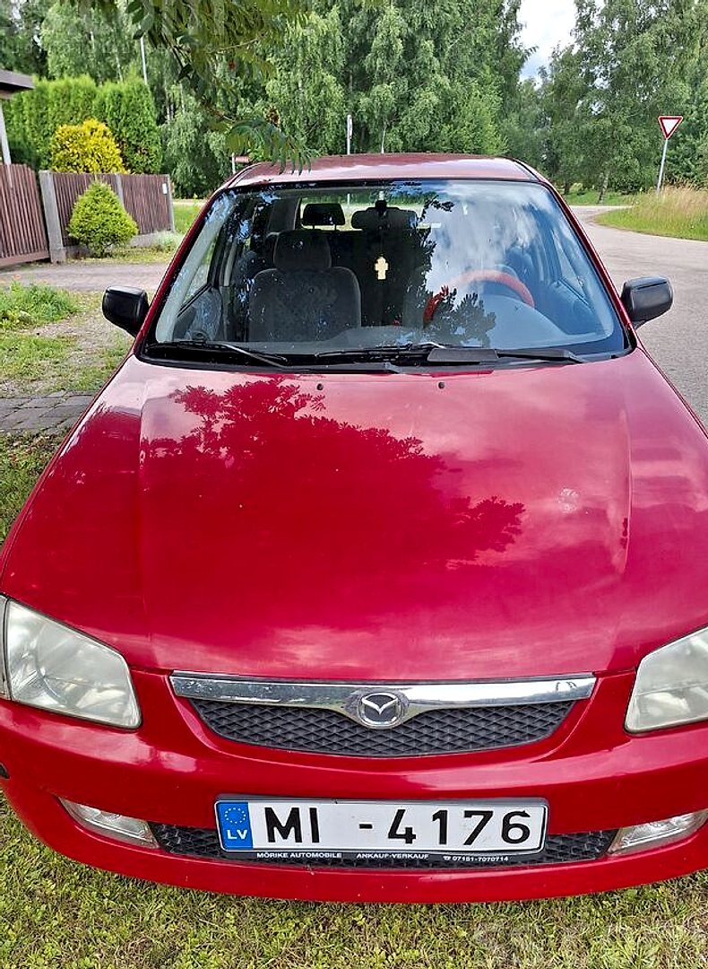 Mazda Mazda3, 1999. gads