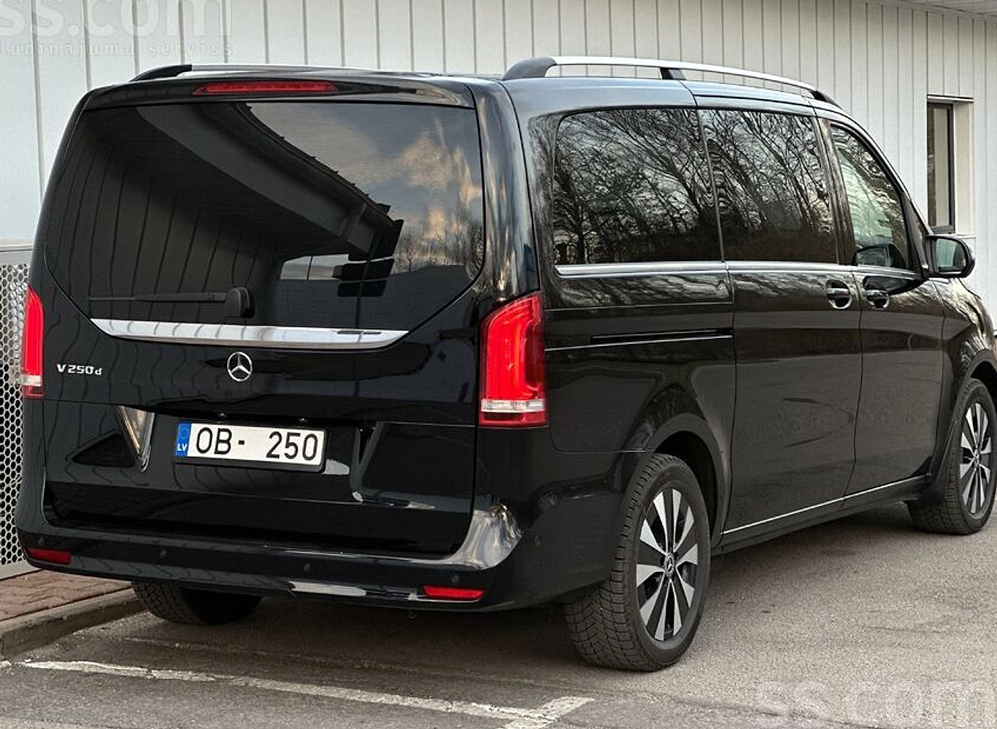 Mercedes-Benz V250 — foto 6