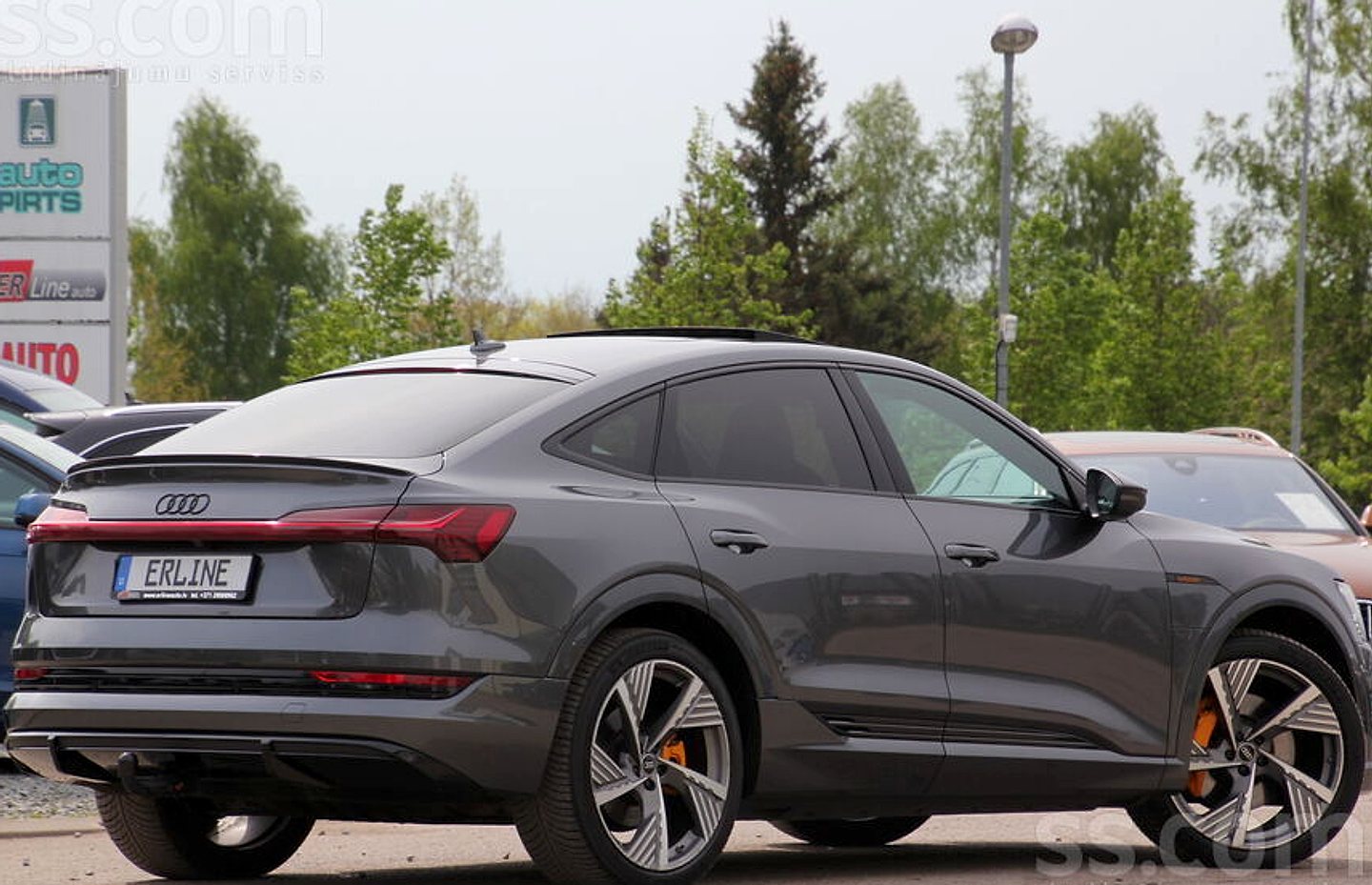 Audi E-tron — foto 2