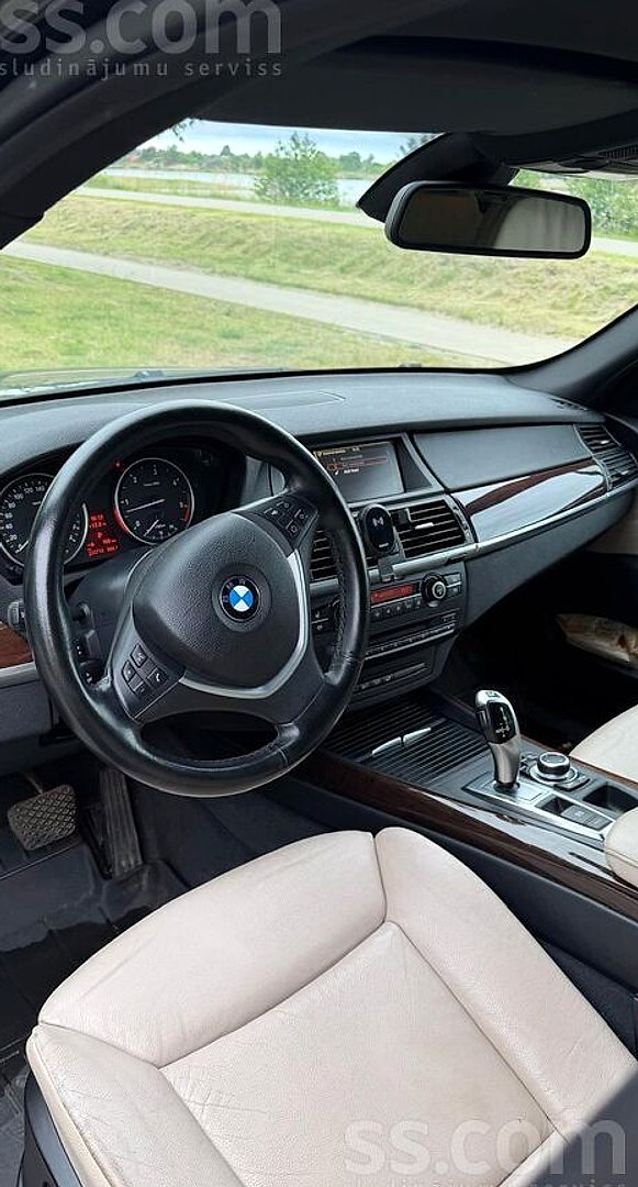 BMW X5 — foto 3