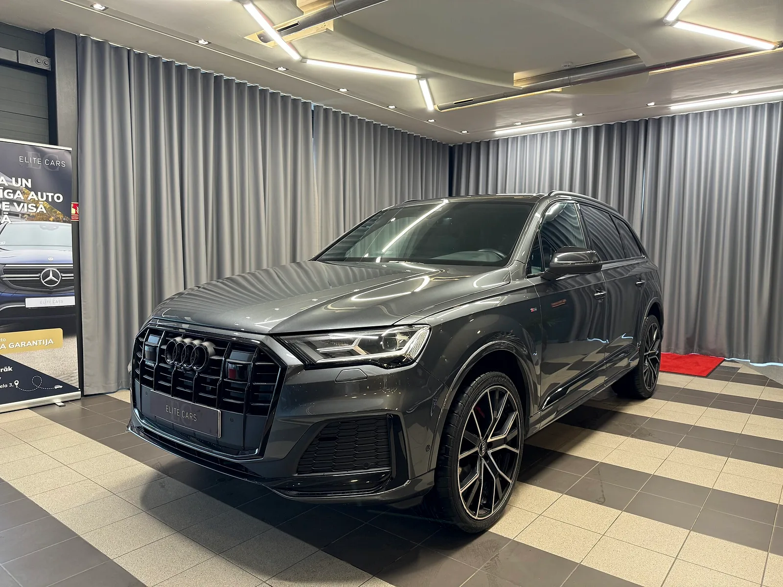 Audi Q7 3.0TDI S Line, 2023. gads