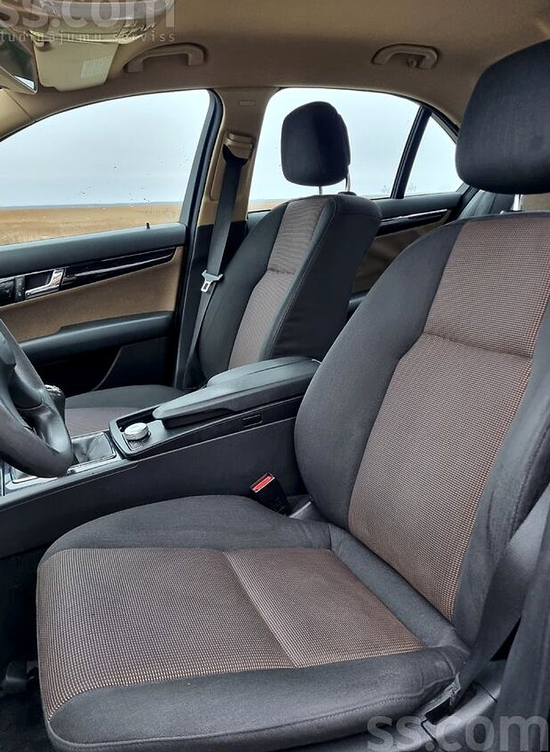 Mercedes-Benz C200 — foto 6