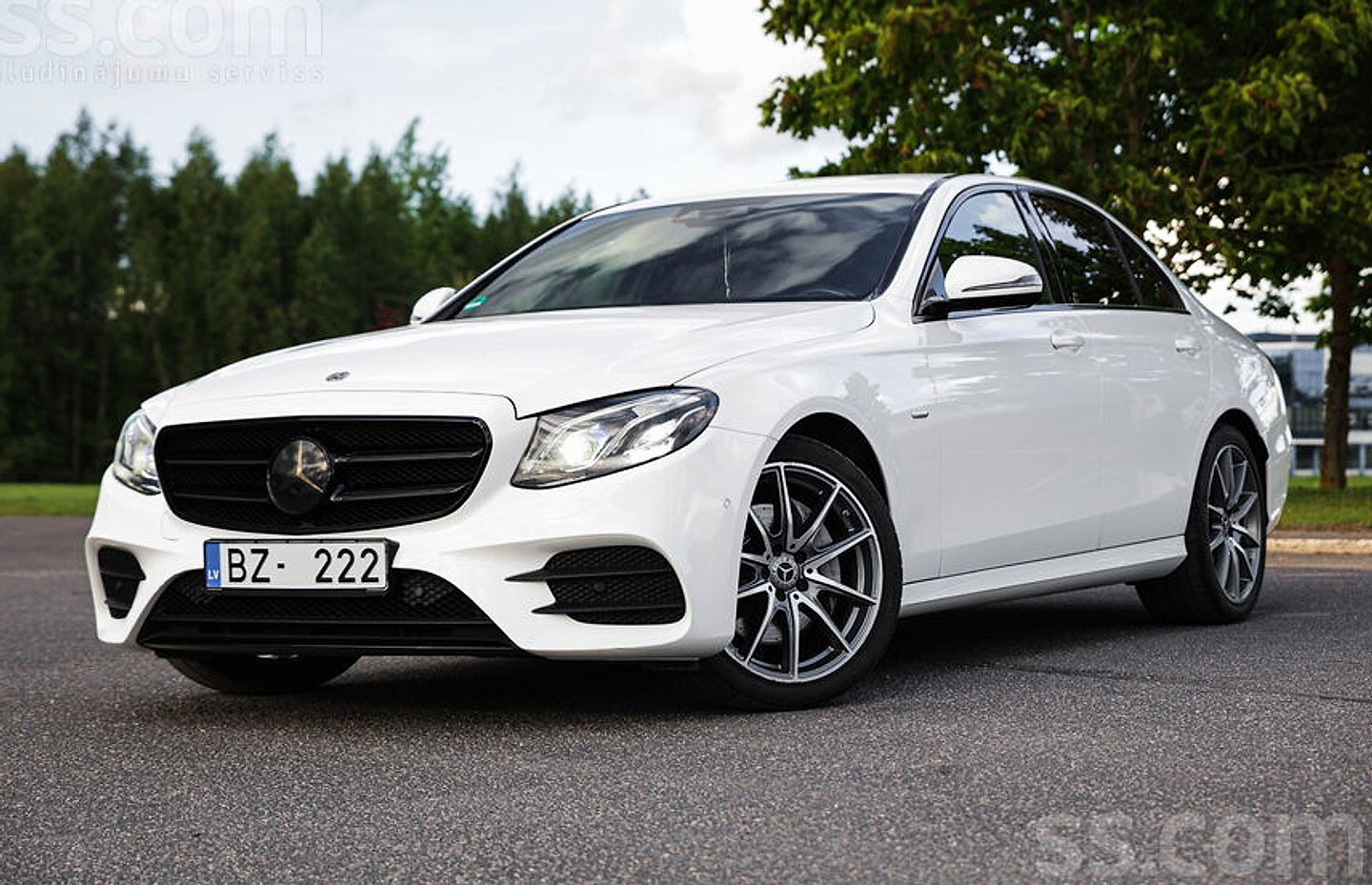 Mercedes-Benz E220 — foto 4
