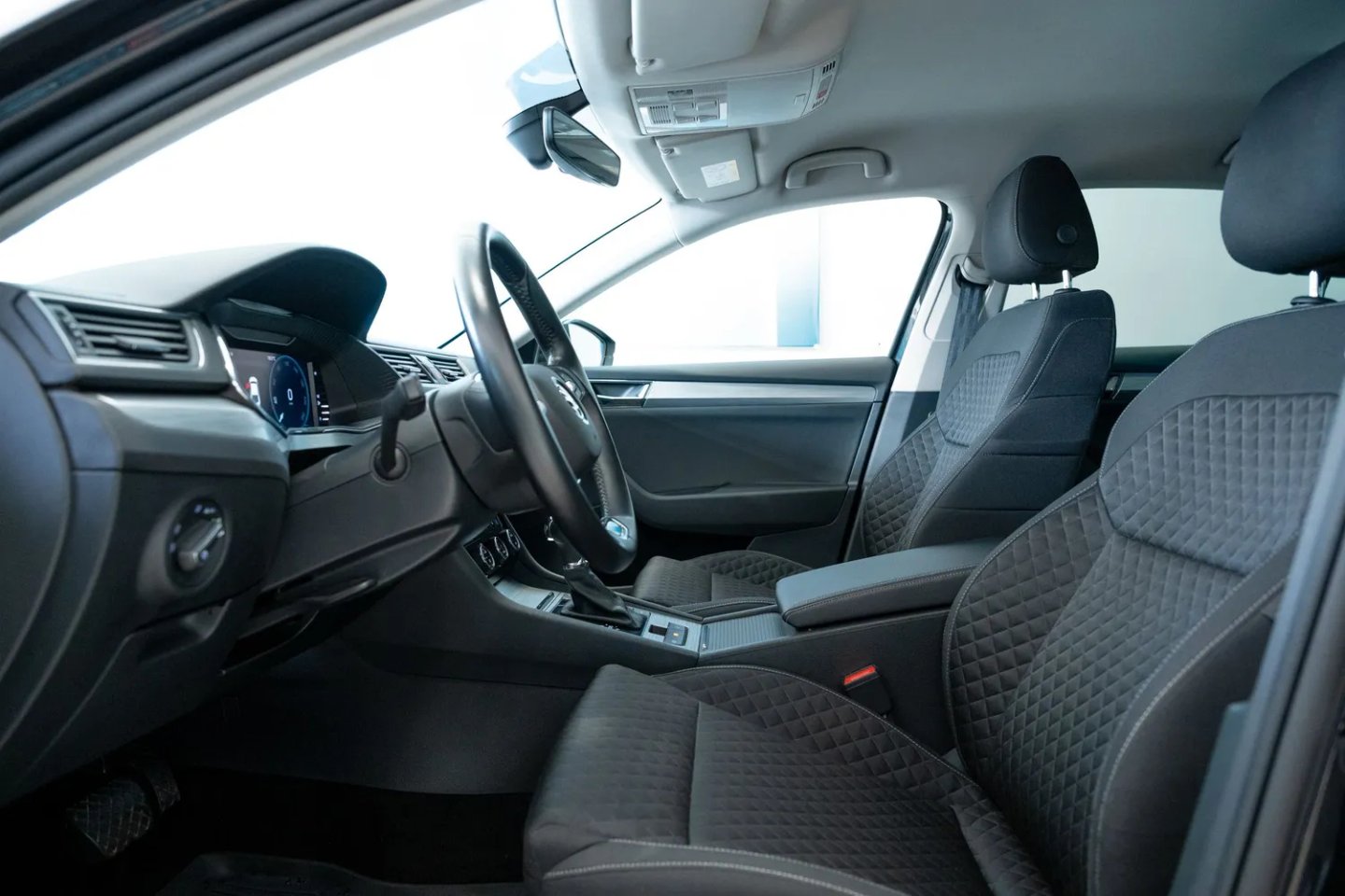 Škoda SUPERB — foto 6