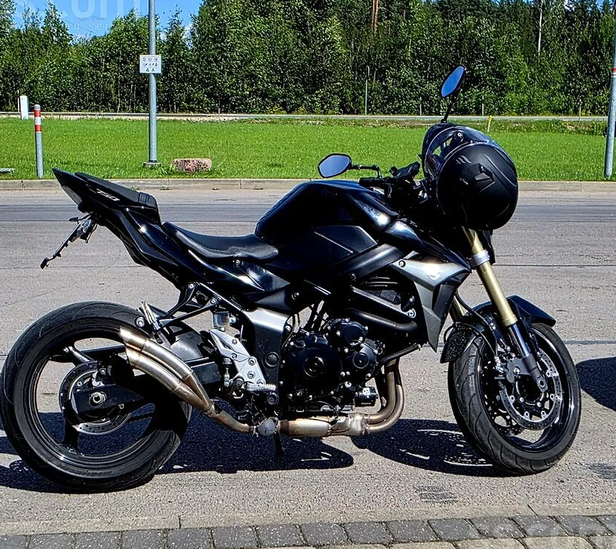Suzuki Gsr750