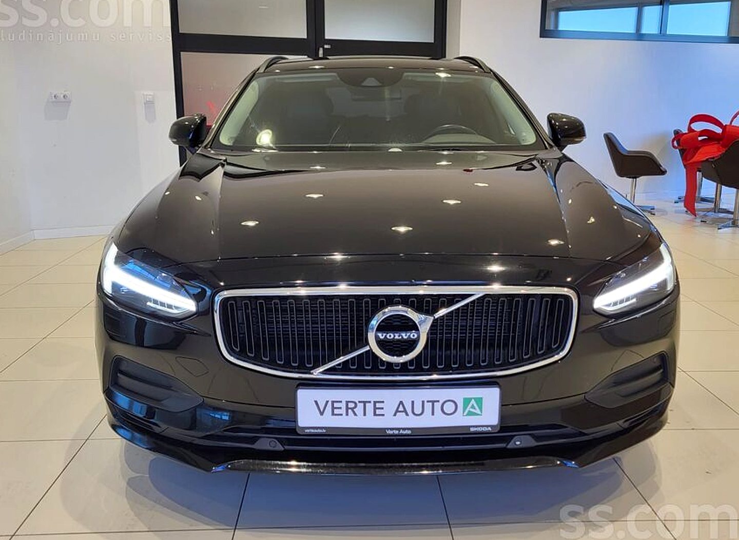 Volvo V90, 2017. gads