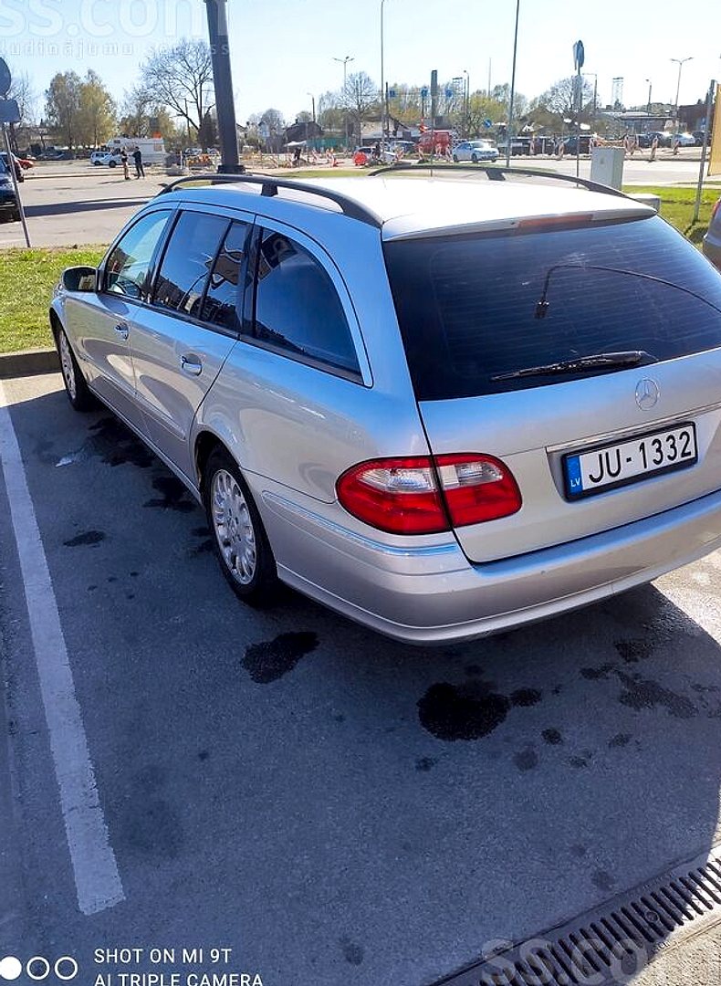 Mercedes-Benz E270 — foto 4
