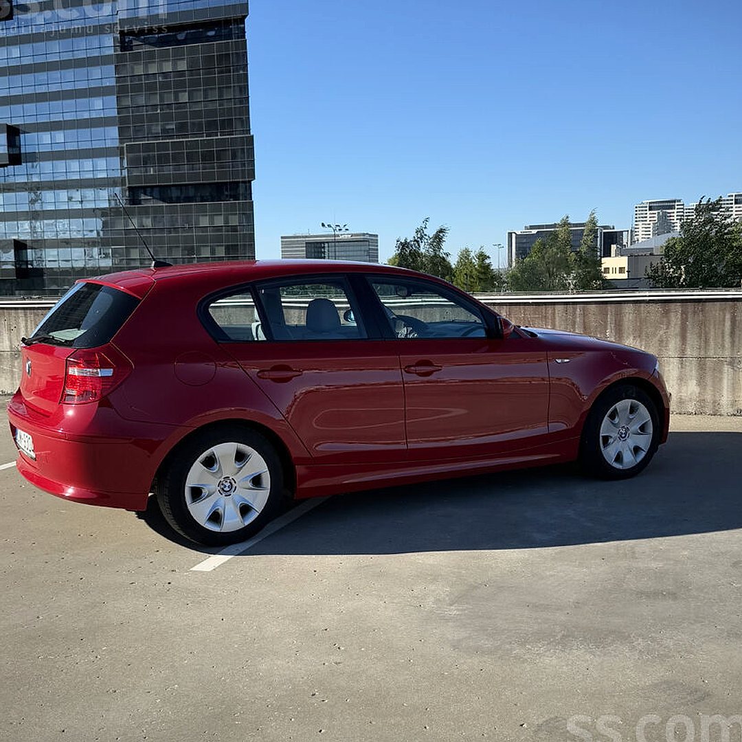 BMW 118 — foto 5