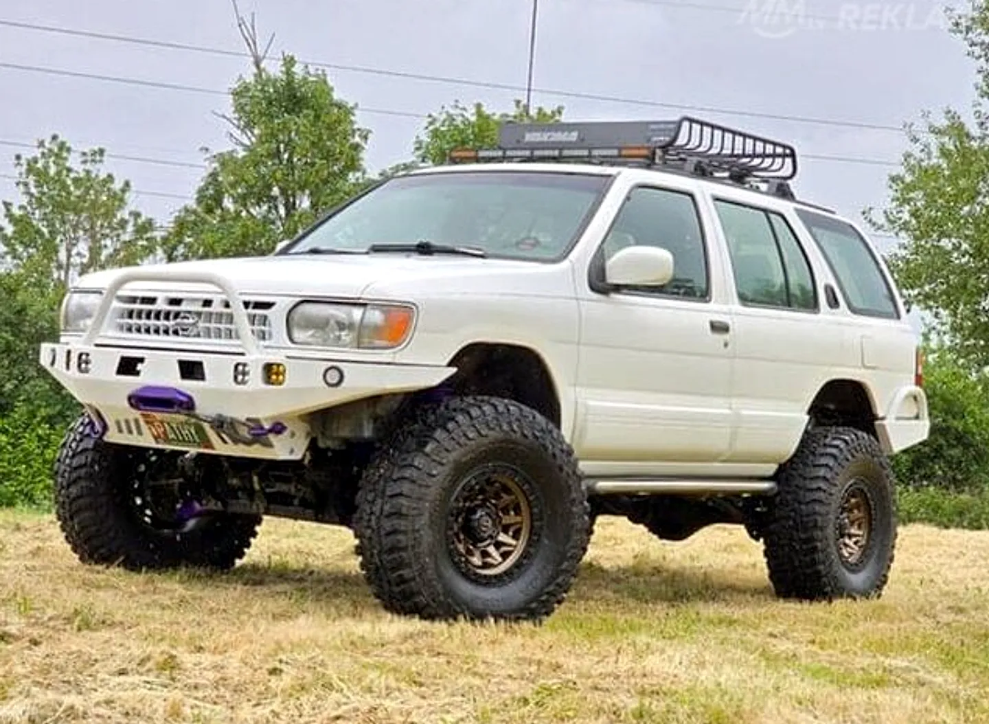 Nissan Pathfinder, 2000. gads