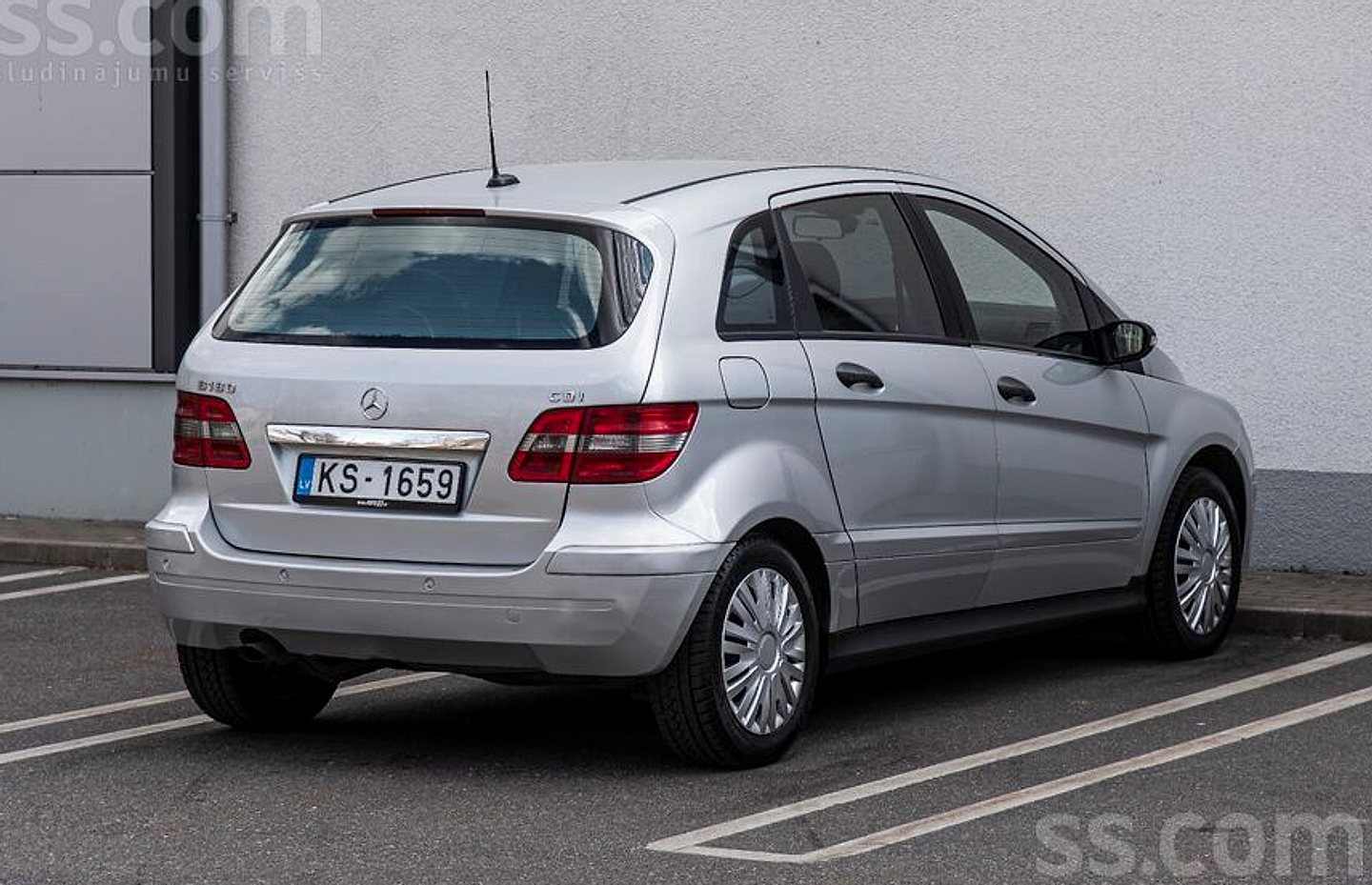 Mercedes-Benz B180 — foto 4
