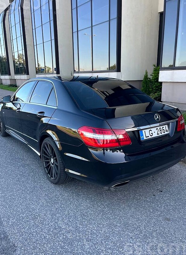 Mercedes-Benz E350 — foto 3
