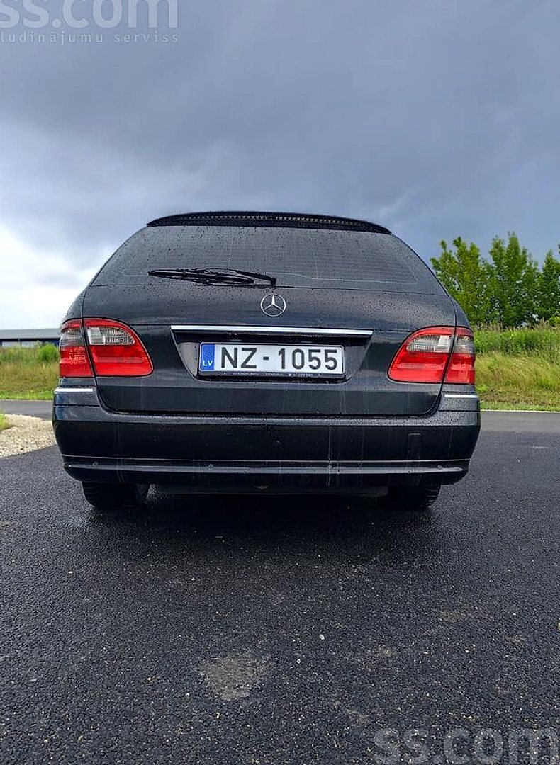 Mercedes-Benz E320 — foto 4