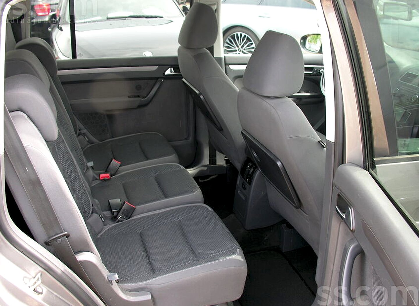 Volkswagen Touran — foto 6