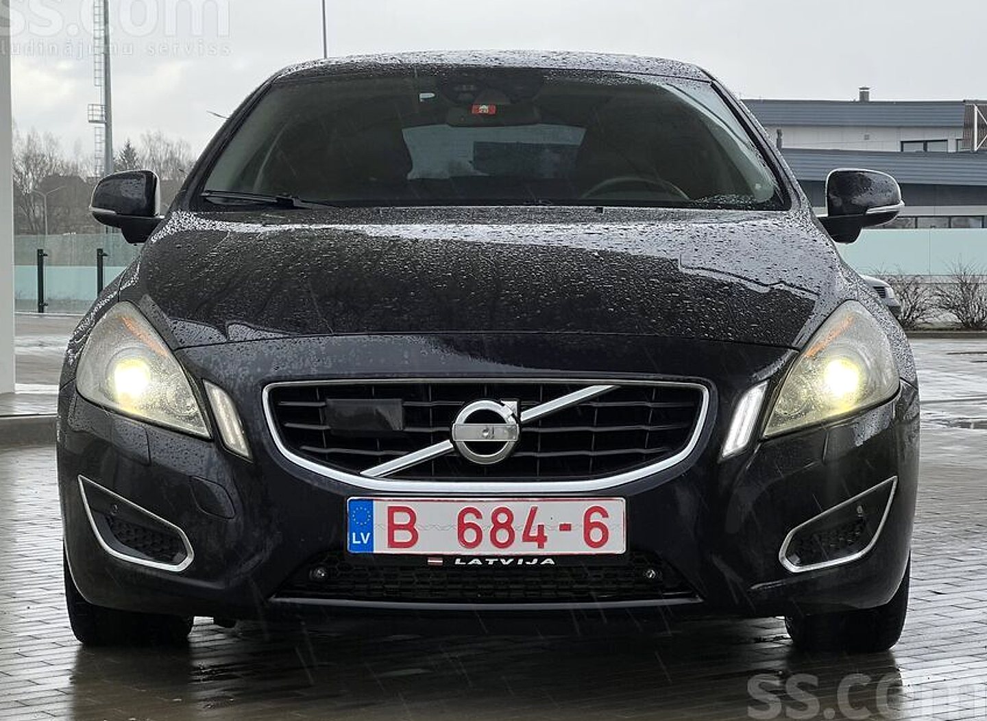 Volvo V60, 2011. gads