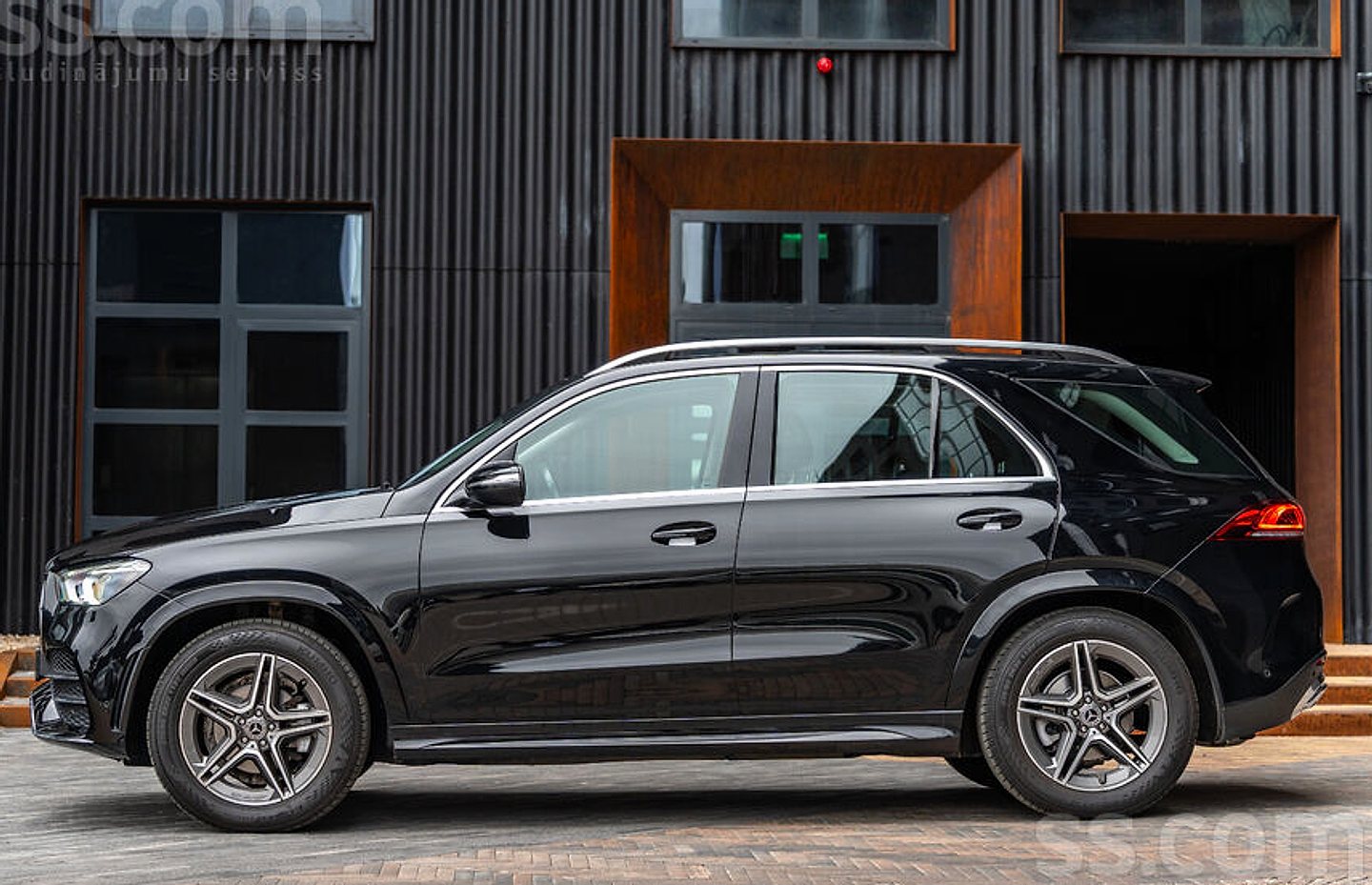 Mercedes-Benz GLE 300 — foto 4