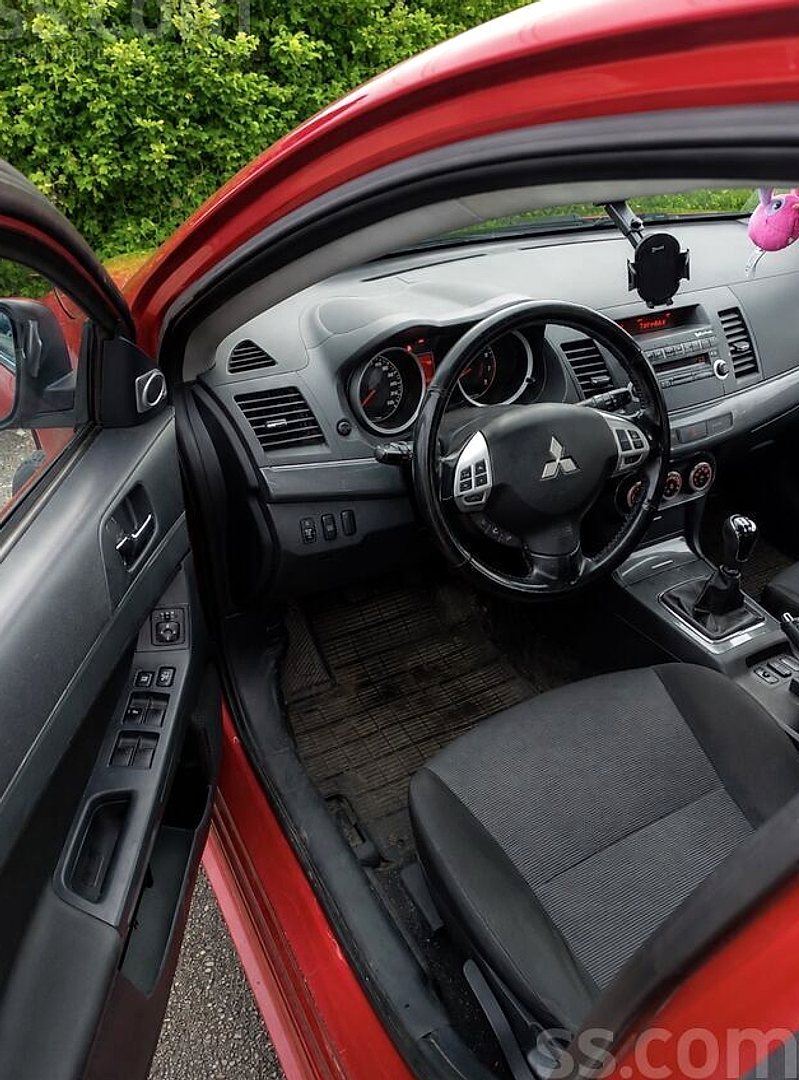 Mitsubishi Lancer — foto 5