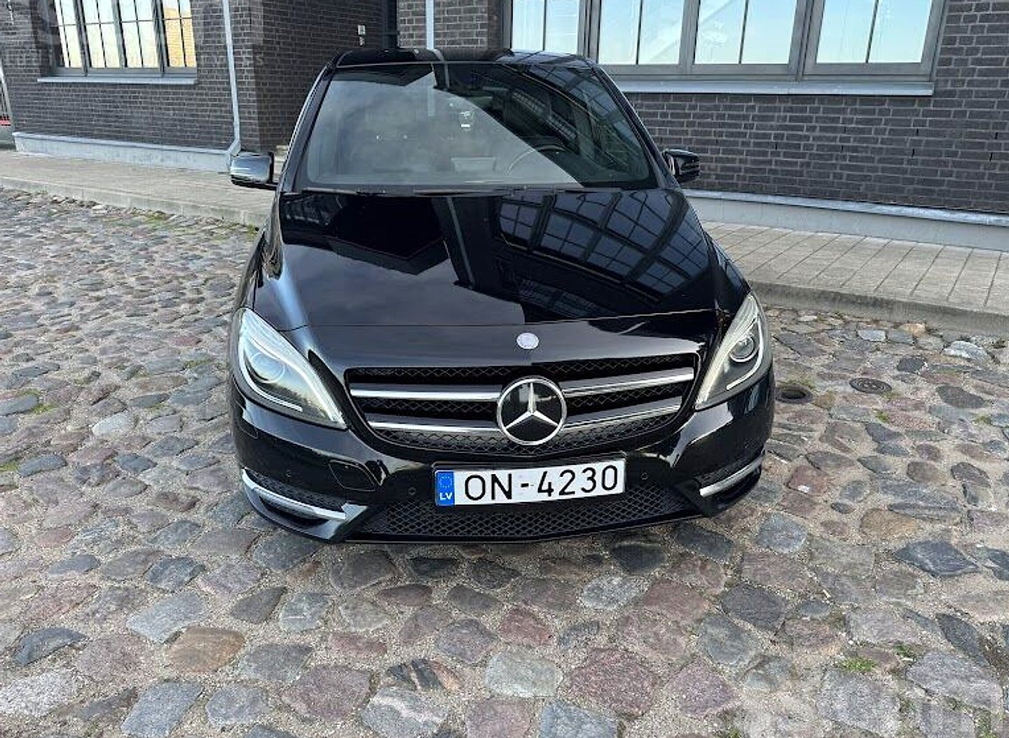 Mercedes-Benz B180 — foto 4