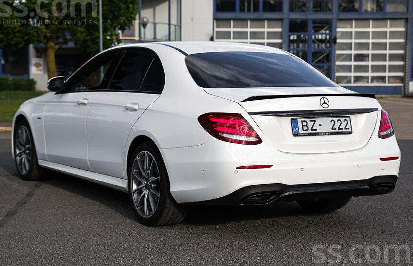 Mercedes-Benz E220 — foto 6