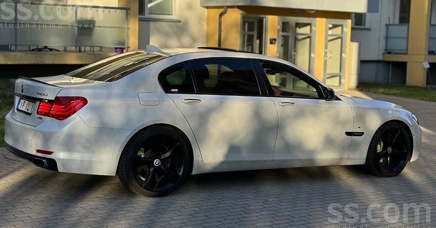 BMW 750 — foto 4