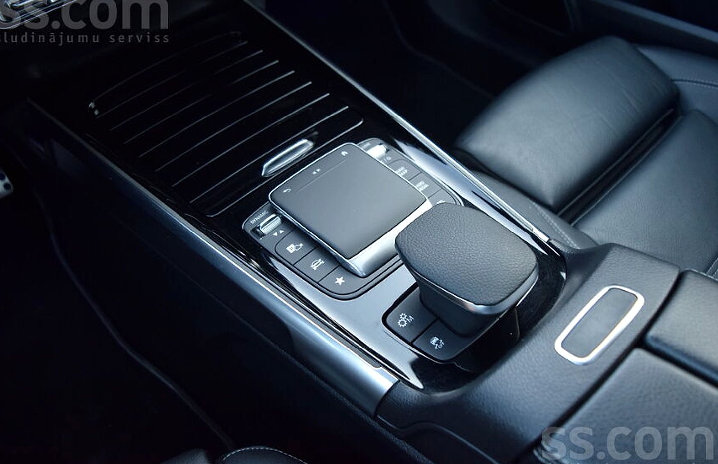 Mercedes-Benz GLB 35 AMG — foto 5