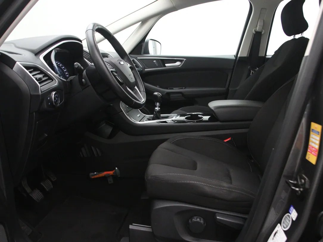 Ford S-Max — foto 5