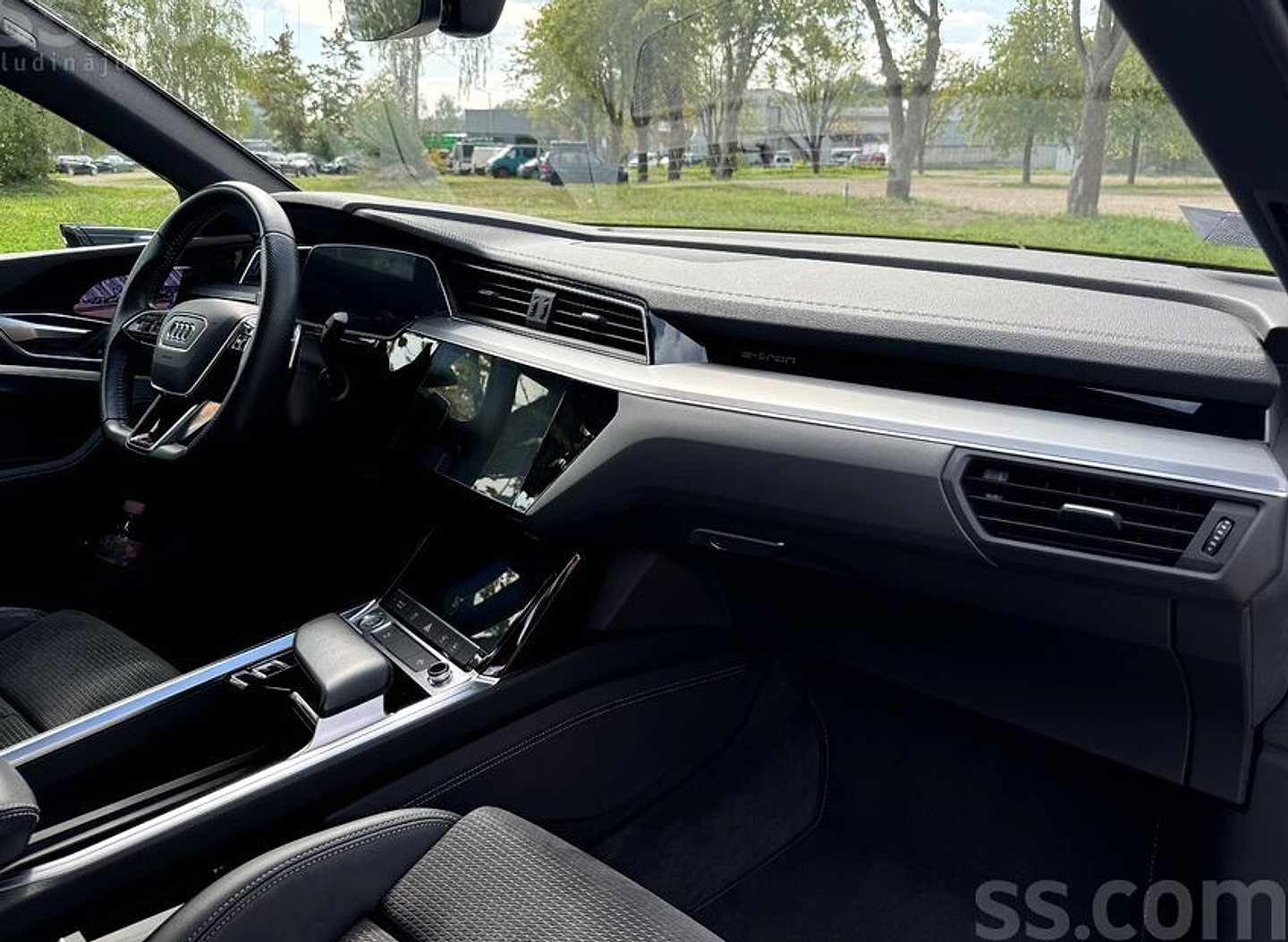 Audi E-tron — foto 5
