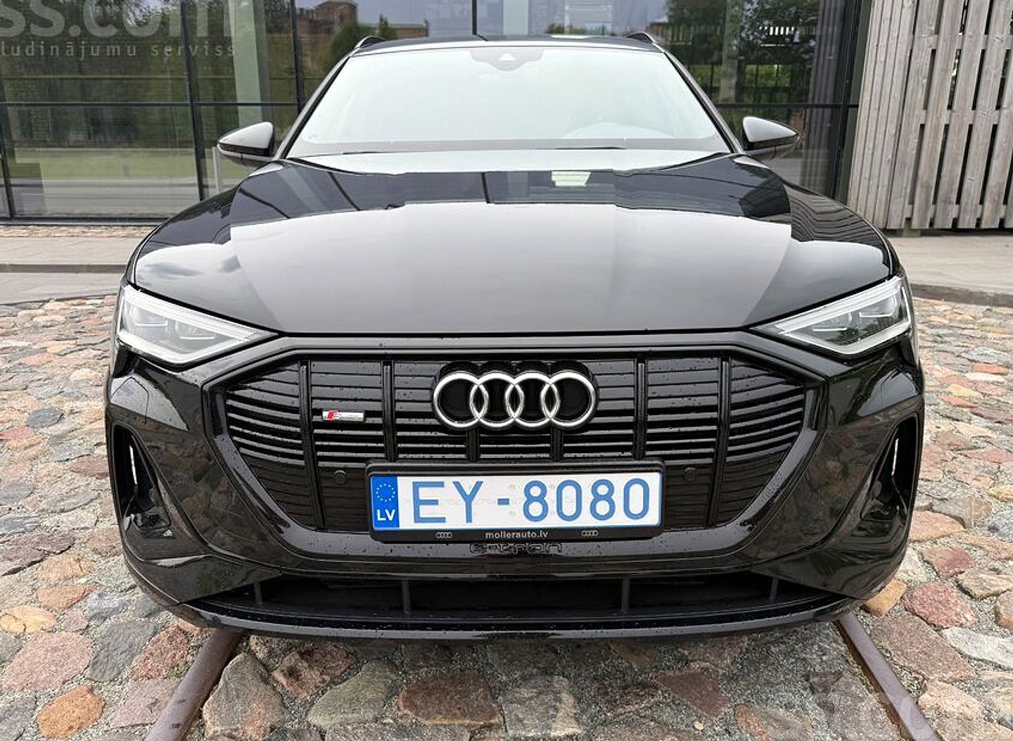 Audi E-tron — foto 2