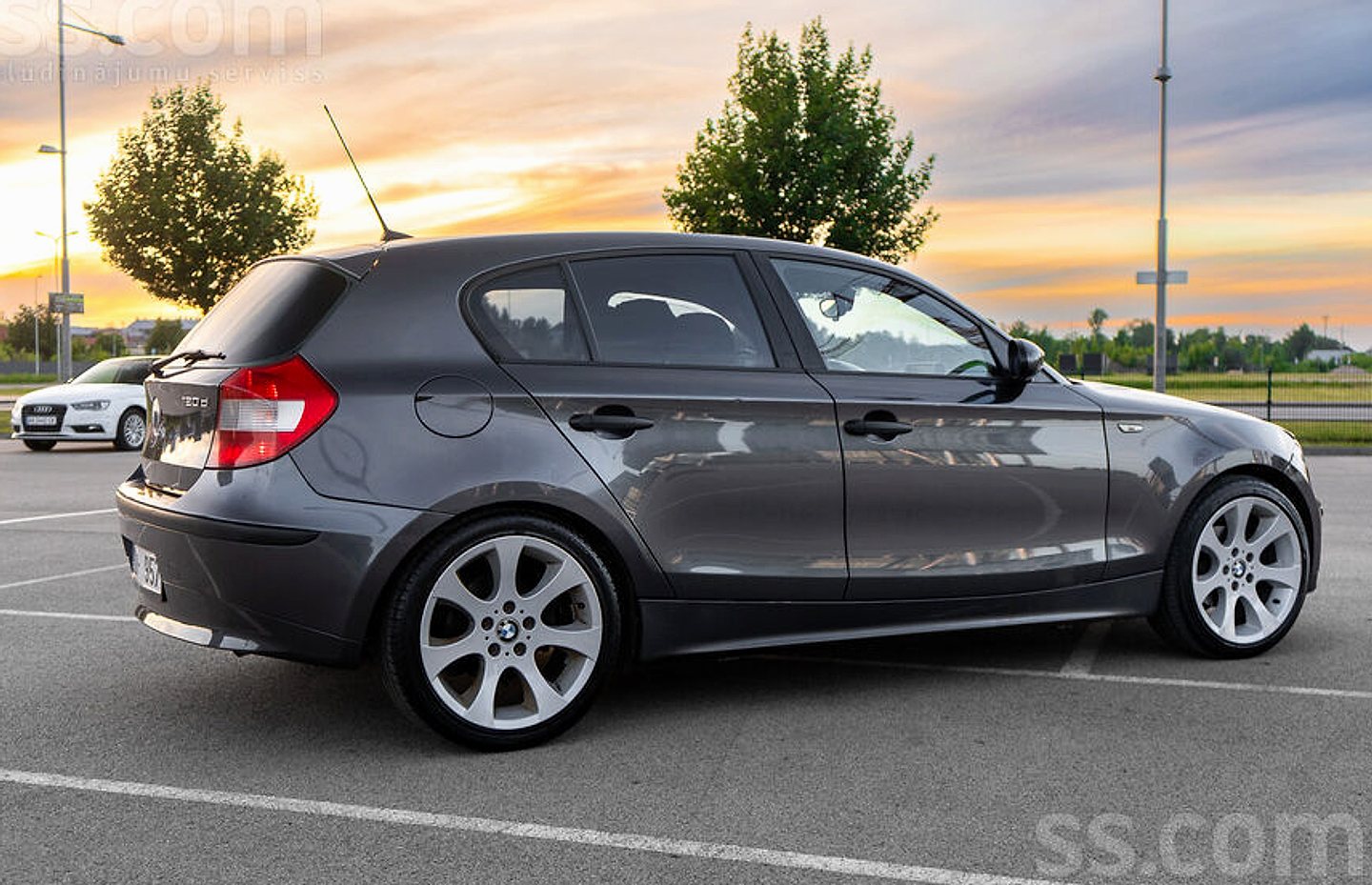 BMW 118 — foto 4