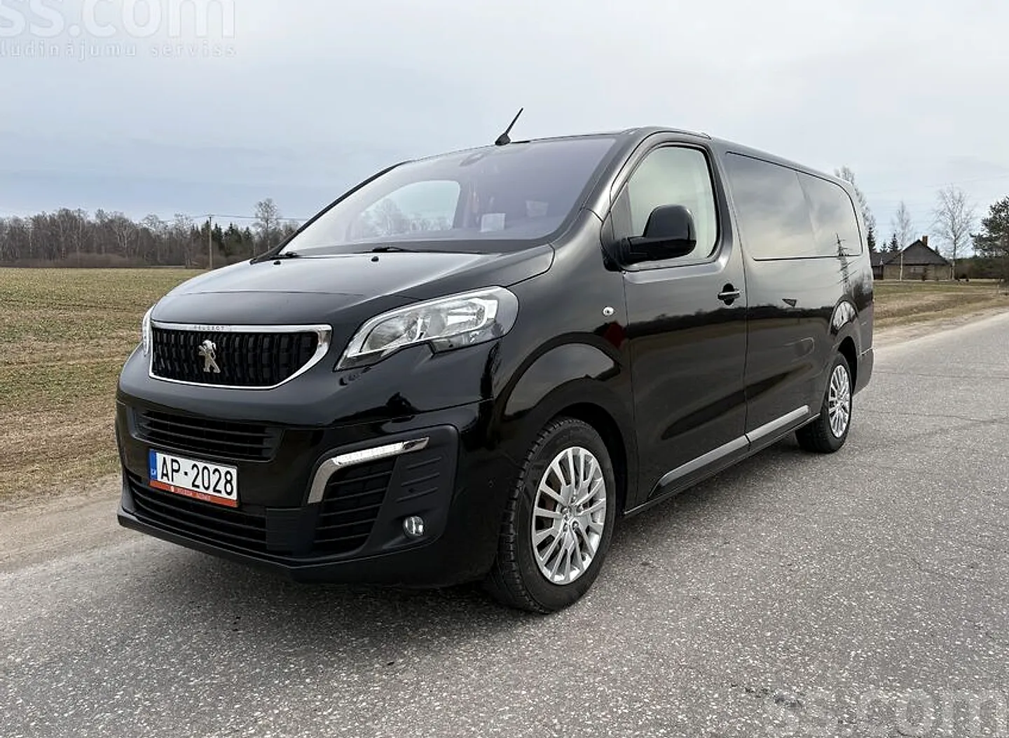 Peugeot Traveller, 2017. gads