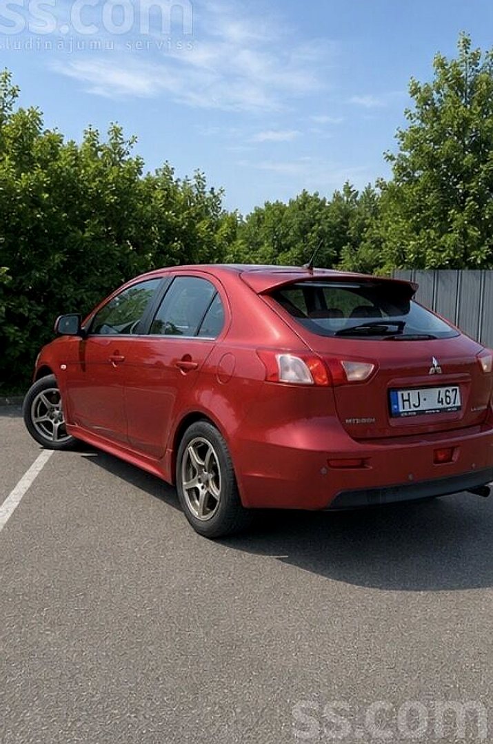 Mitsubishi Lancer — foto 3