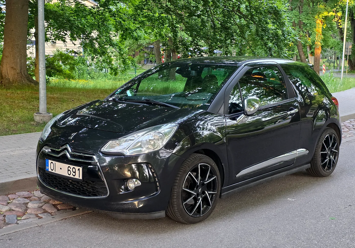 Citroën DS3, 2011. gads