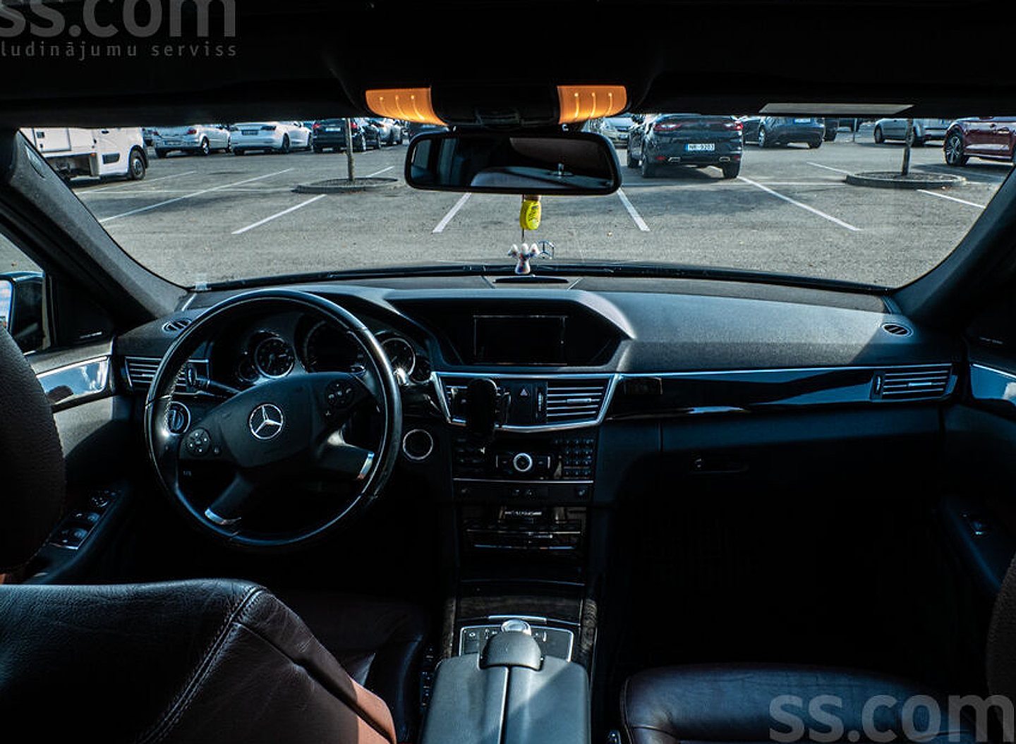 Mercedes-Benz E350 — foto 4