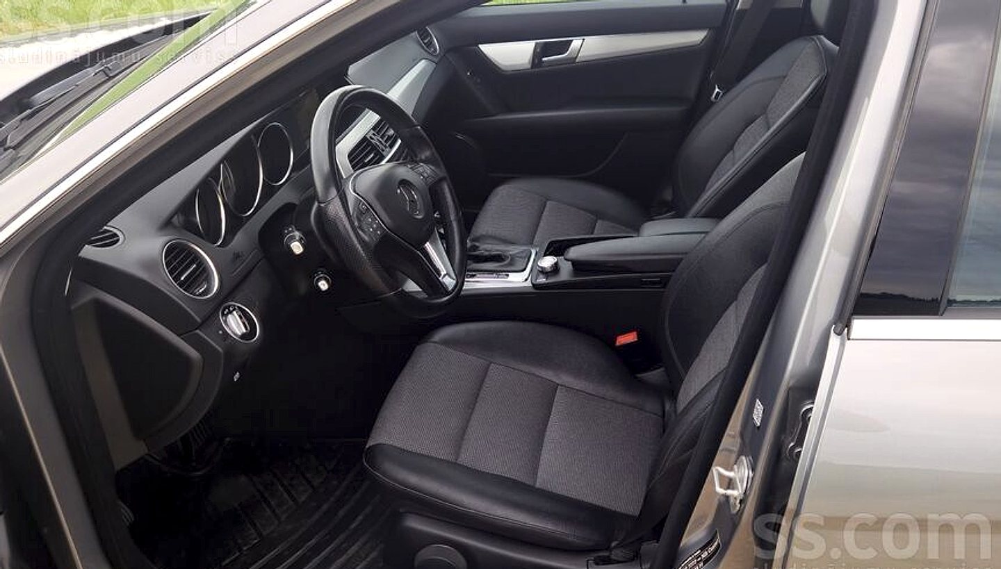 Mercedes-Benz C220 — foto 4
