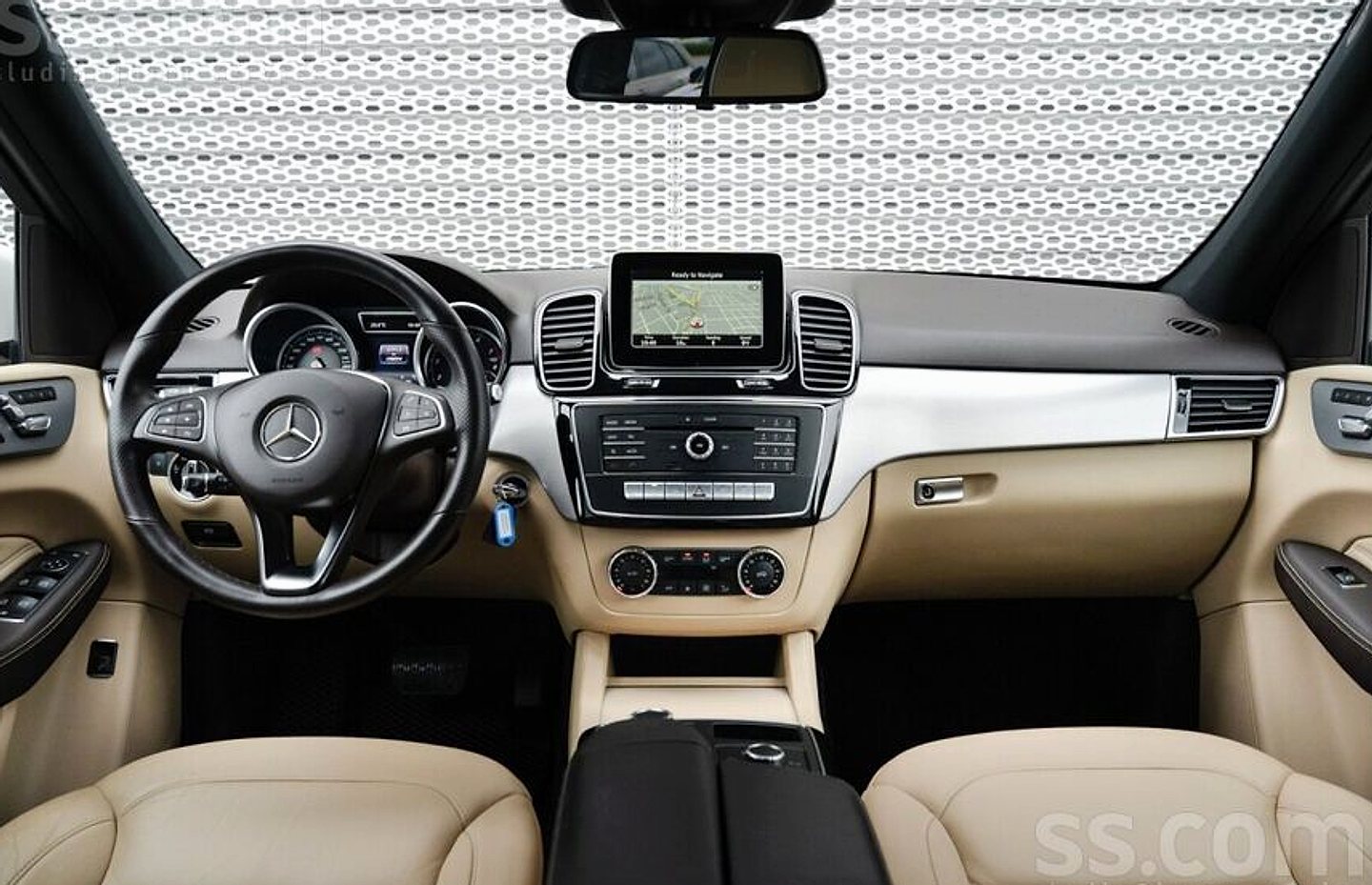 Mercedes-Benz GLE 400 — foto 6