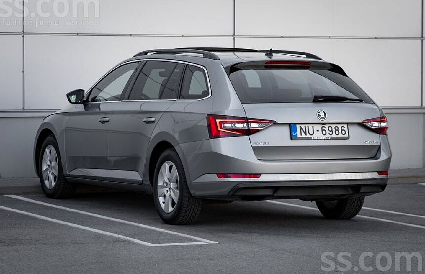 Škoda Superb — foto 5
